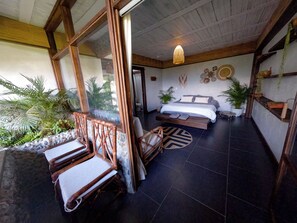 Deluxe-Doppelzimmer, Bergblick | Daunenbettdecken, kostenloses WLAN, individuell dekoriert