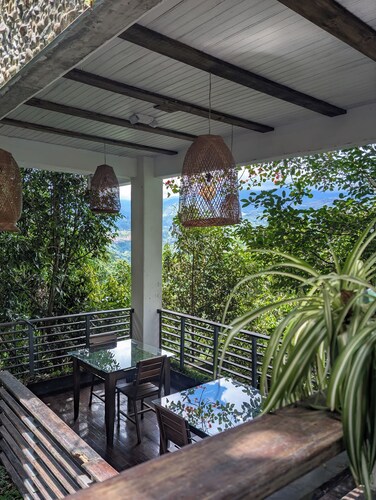 Casa Nativo Jardín
