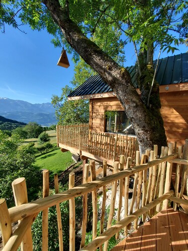 A Haven of Peace - A Treehouse in the Chartreuse Mountains