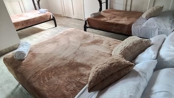 Deluxe Room, Balcony, City View | Hypo-allergenic bedding available, desk, WiFi (free), bed sheets