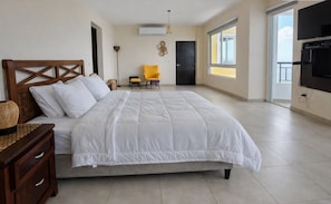Room - Stunning 3BR Oceanfront Luxury Oasis- Amador Causeway (Isla Perico)