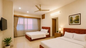 Habitación estándar con 2 camas individuales | Escritorio y wifi gratis 