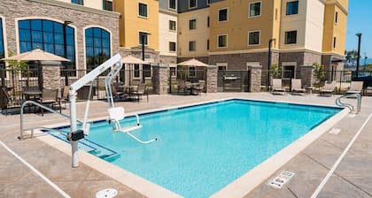 Accessible 2BR Suite w/ Free Hot Breakfast + Pool