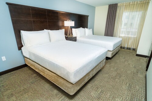 Accessible 2BR Suite w/ Free Hot Breakfast + Pool