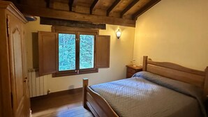 Room - Vrbo Property (NC)