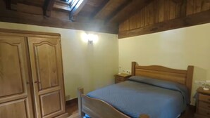 Room - Vrbo Property (NC)