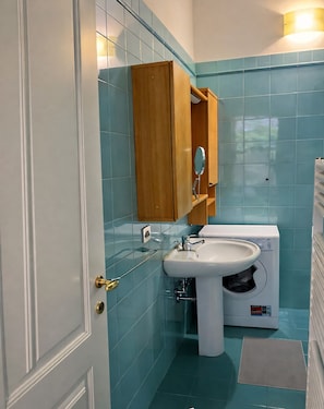 Håndklæder, Sæbe, Toiletpapir