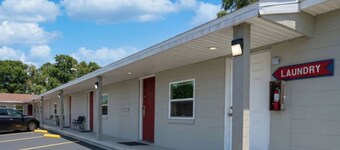 Siesta Motel Lakeland FL