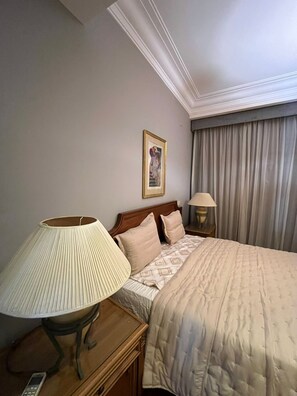 Room - Gorgeous 5-bedroom home with pool and garden in 6th of October, Giza district. (Giza Governorate)