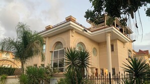 Exterior - Gorgeous 5-bedroom home with pool and garden in 6th of October, Giza district. (Giza Governorate)