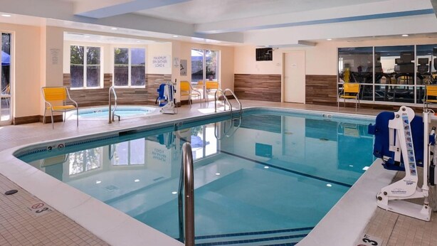Pool - Fairfield Inn By Marriott Louisville North (Jeffersonville)