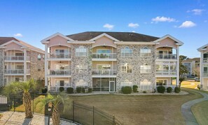 Exterior - Myrtle Beach Condo - Pool View - Near Golf & Beach (Myrtle Beach)