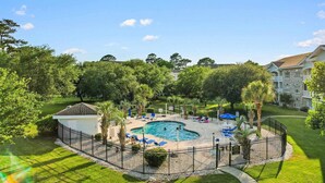 Pool - Myrtle Beach Condo - Pool View - Near Golf & Beach (Myrtle Beach)