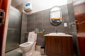 Dusche, Handtücher, Seife, Toilettenpapier