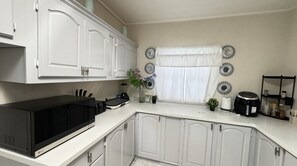 Private kitchen - Home In Saint Thomas Welchman Hall (Welchman Hall)