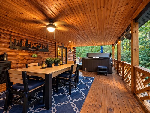 Cozy Deep Creek Log Cabin - Hot Tub, Firepit & Dock Slip