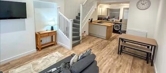 3-bed Terrace House in Porth, Sleeps 6