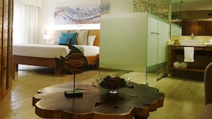 Studio, quang cảnh hồ bơi | Két bảo mật tại phòng, bàn ủi/dụng cụ ủi quần áo 
