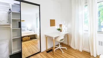 Ferros/tábuas de passar roupa, Wi-Fi, roupa de cama