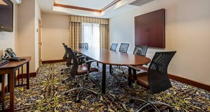 Accessible Studio w/ Free Daily Breakfast & Pool