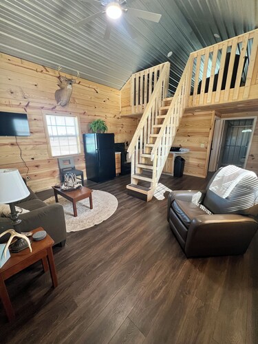 The Cozy Doe on Route 66 - 2 Bedroom - Near Fort Leonard Wood& River Access