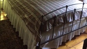 Room - Berkshires 4br/2ba. Avail Fall, Winter, & Spring. (Hallandale Beach)