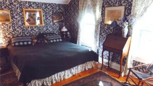 Room - Berkshires 4br/2ba. Avail Fall, Winter, & Spring. (Hallandale Beach)