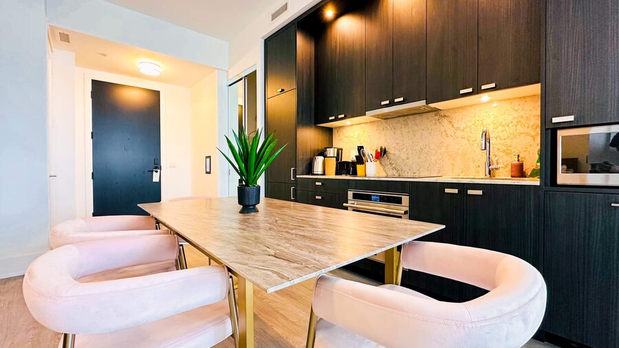 Modern Downtown Toronto Retreat on Front Street
