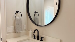 Bathroom - The Townhouse on Encore (Cookeville)