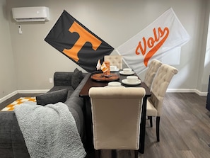 Dining - Vols Fan Cave UT-Themed 2BR Close to Campus (Knoxville)
