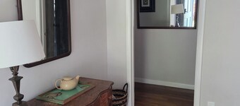 Cozy 2-bedroom historic home in Oak Ridge minutes from beautiful mountains