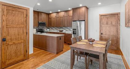 Luxury 4-bedroom house with best view on Lake Martin!