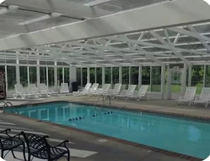Pool - Peaceful 1 Bedroom Condo in downtown Pigeon Forge 12 minutes to Dollywood. (Pigeon Forge)