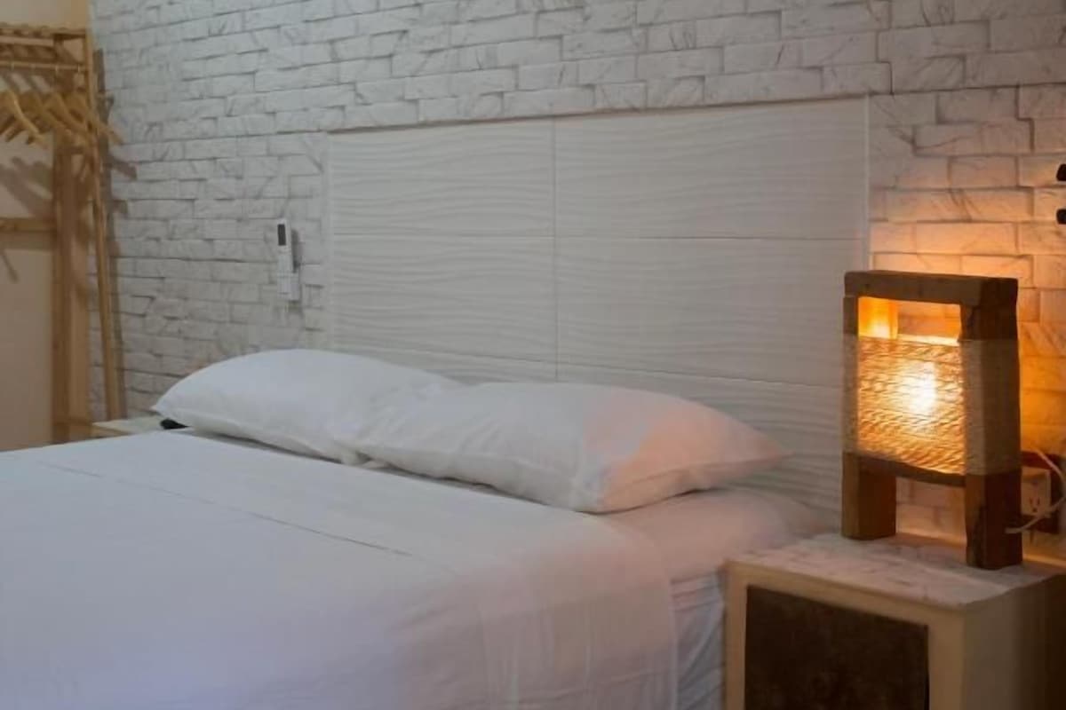 Double Room, Balcony | WiFi (free), bed sheets