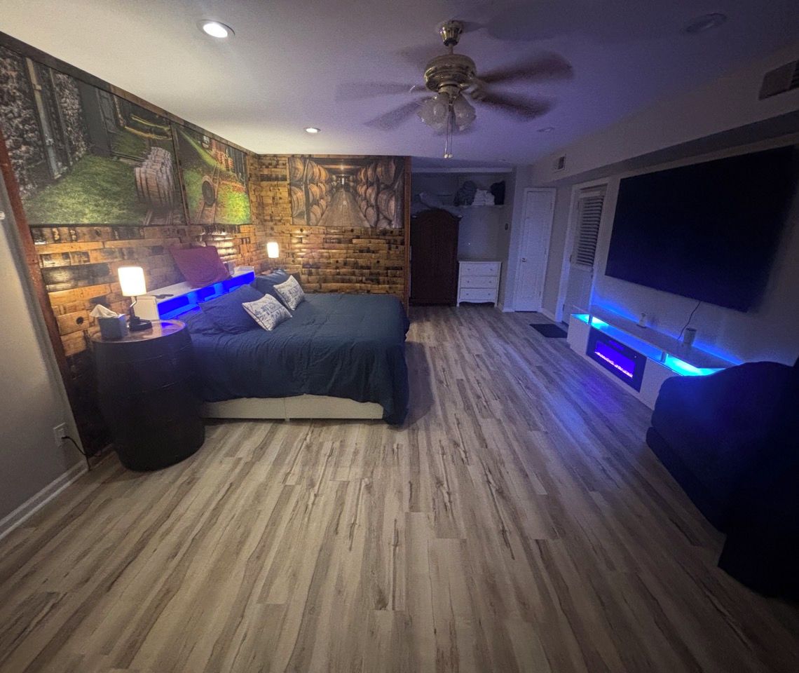 Iron/ironing board, WiFi, bed sheets