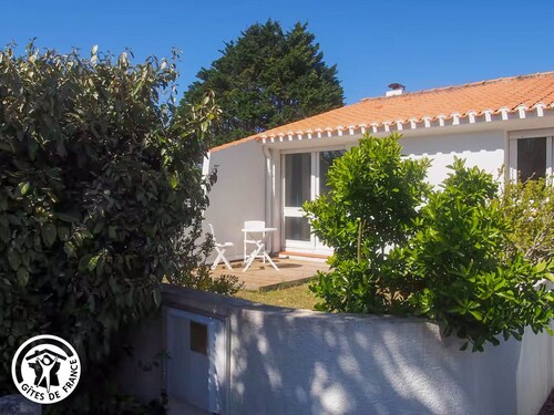 Modern lodging near the beach - 4 guests