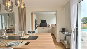 Dining - Vrbo Property (PORDIC)