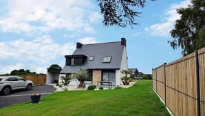 Exterior - Vrbo Property (PORDIC)