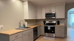 Private kitchen - River House (Logan)