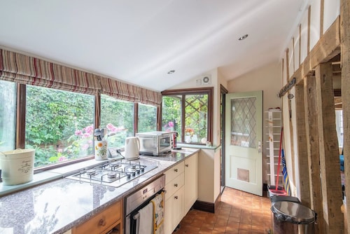 Tegfan – Fairytale Cottage on Dedham High Street