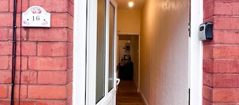 6 minutes drive from Coventry city centre!
For families,contractors & travelers