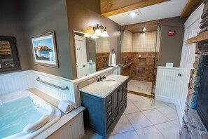 Bathroom - Gazebo Inn (Ogunquit)