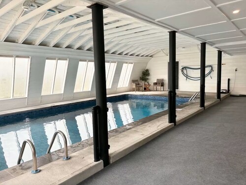 The Old Farmhouse | Private Indoor Pool