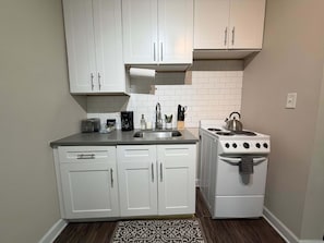 Unclassified image, 2 of 16, button - Cozy Hyde Park Apartment | Near Lake & UChicago (Chicago)