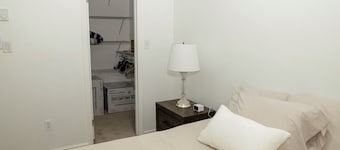 Tranquil 2-bedroom townhome with AC in charming Troy