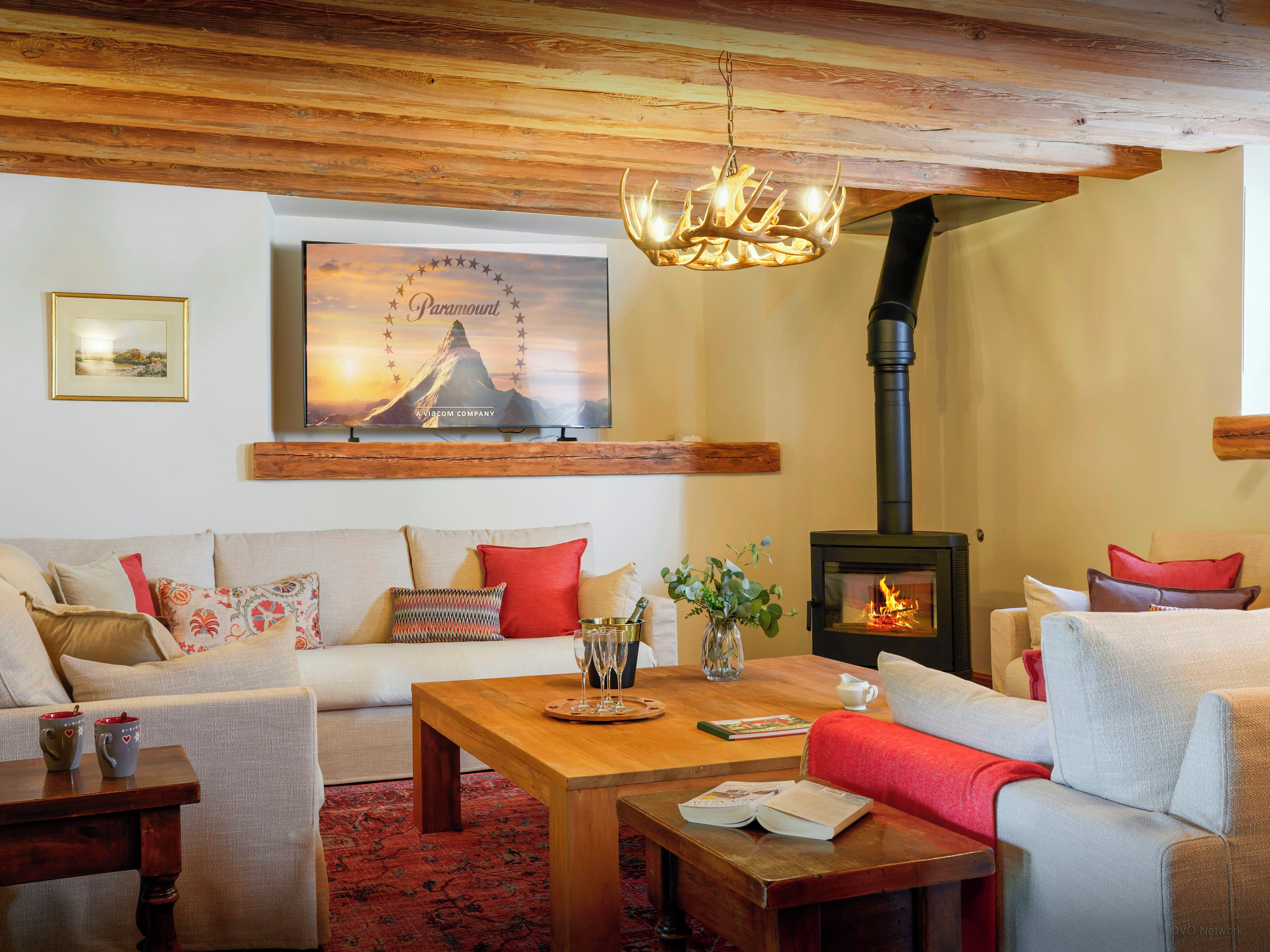 TV, fireplace