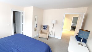 Room - 3 Bedroom Getaway (Newport)