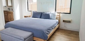 Bedroom - New Listing - 2 BR in Leadville |King Bed | Kid and Pet Friendly (Leadville)