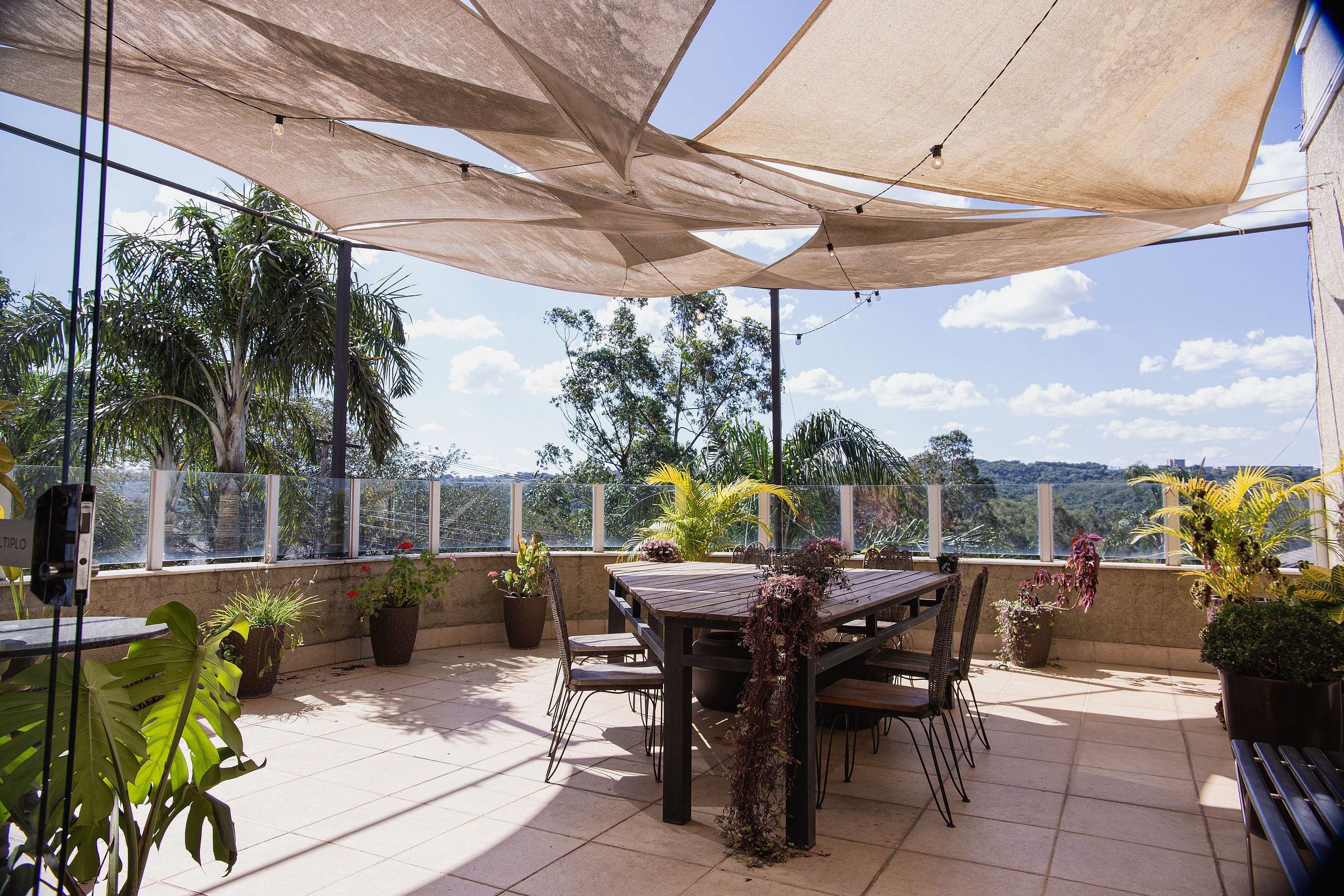 Business Studio | Outdoor dining