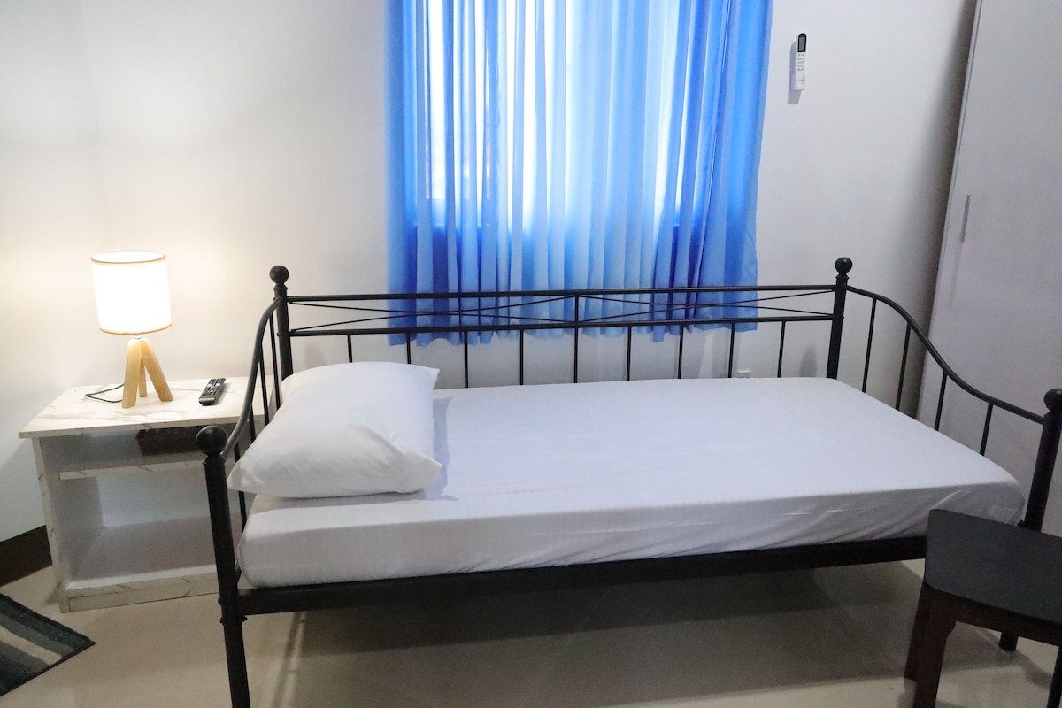 Double Room, Non Smoking, Private Bathroom | Desk, free WiFi